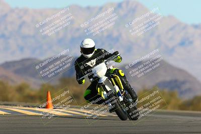 media/Jan-09-2022-SoCal Trackdays (Sun) [[2b1fec8404]]/Turn 14 (10am)/